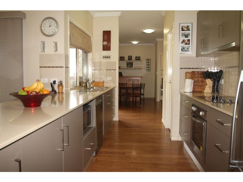 18 Fawn Grove Drive, Glenvale QLD 4350