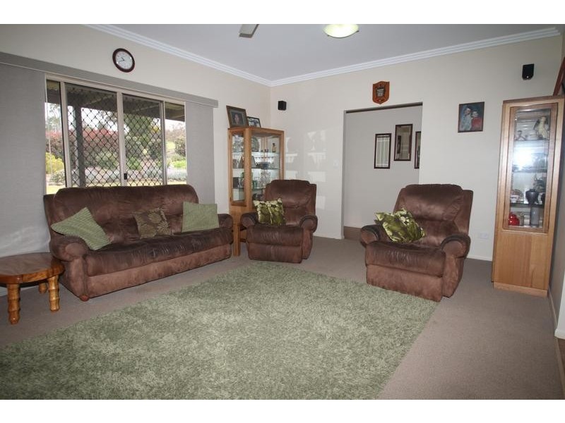 18 Fawn Grove Drive, Glenvale QLD 4350