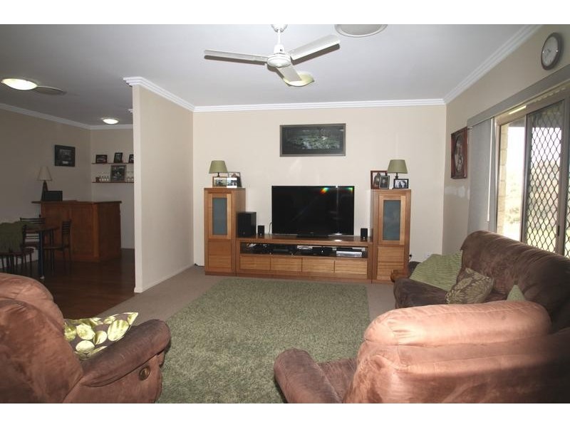 18 Fawn Grove Drive, Glenvale QLD 4350