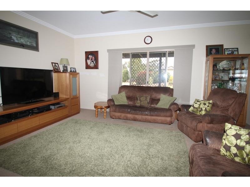 18 Fawn Grove Drive, Glenvale QLD 4350