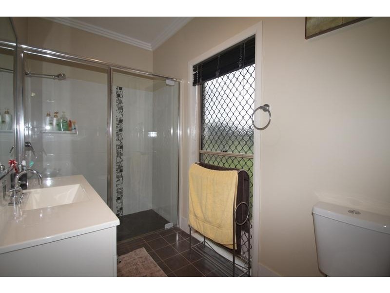 18 Fawn Grove Drive, Glenvale QLD 4350