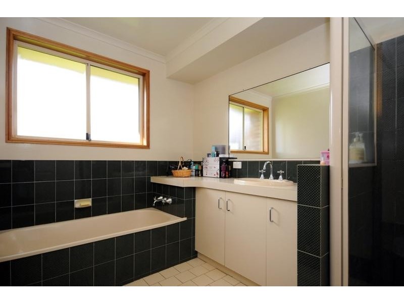 12 Evergreen Court, Glenvale QLD 4350