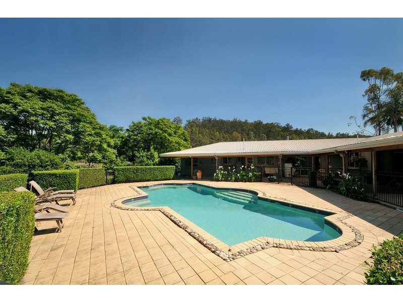 32 McCanns Road, Murphys Creek QLD 4352