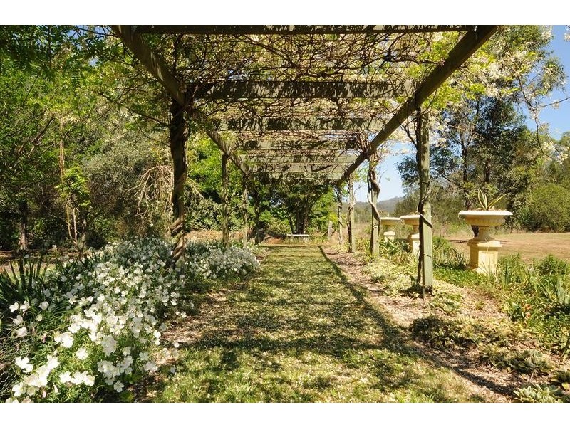 32 McCanns Road, Murphys Creek QLD 4352