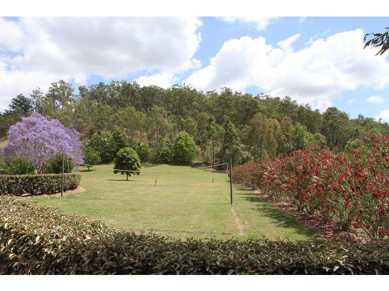 32 McCanns Road, Murphys Creek QLD 4352