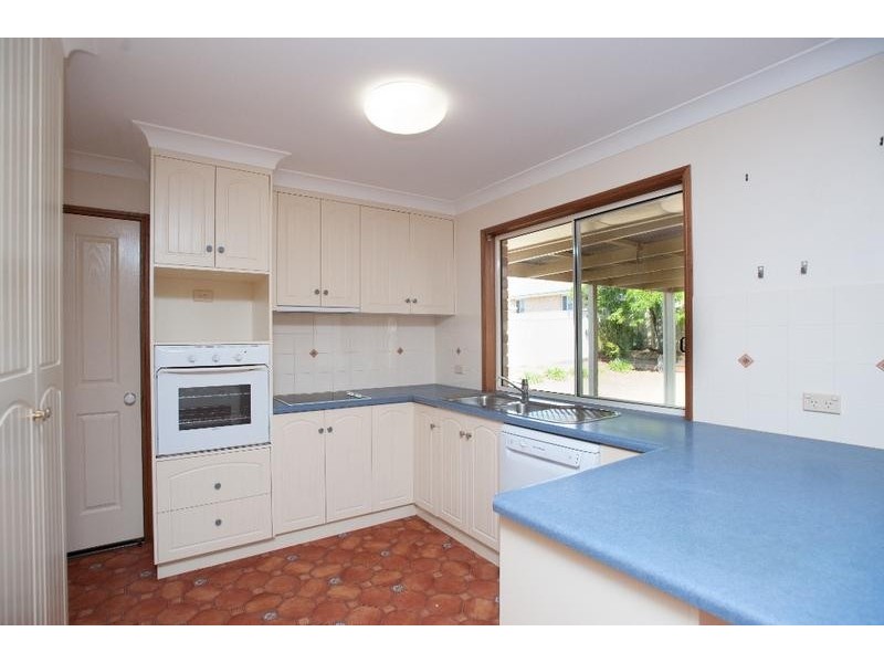 12 Willmington Court, Middle Ridge QLD 4350