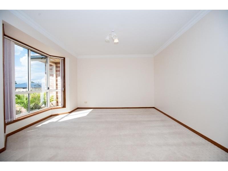 12 Willmington Court, Middle Ridge QLD 4350
