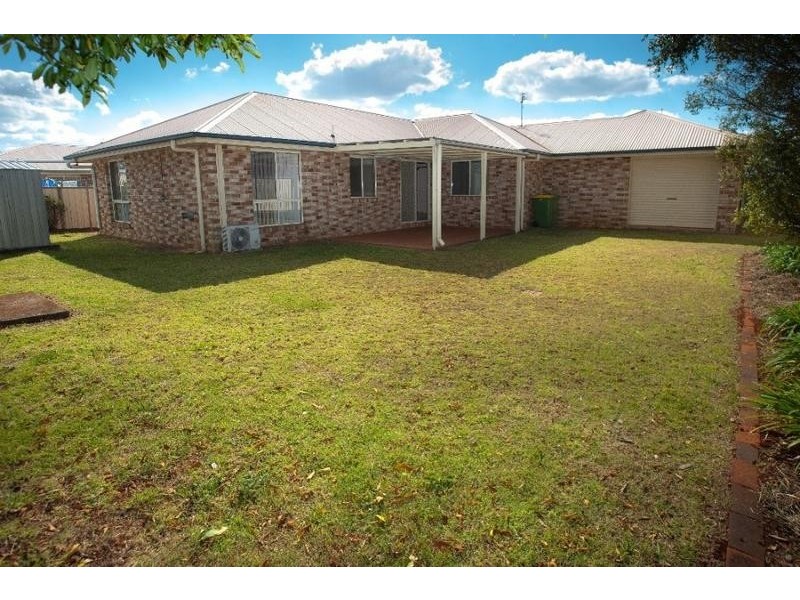 12 Willmington Court, Middle Ridge QLD 4350