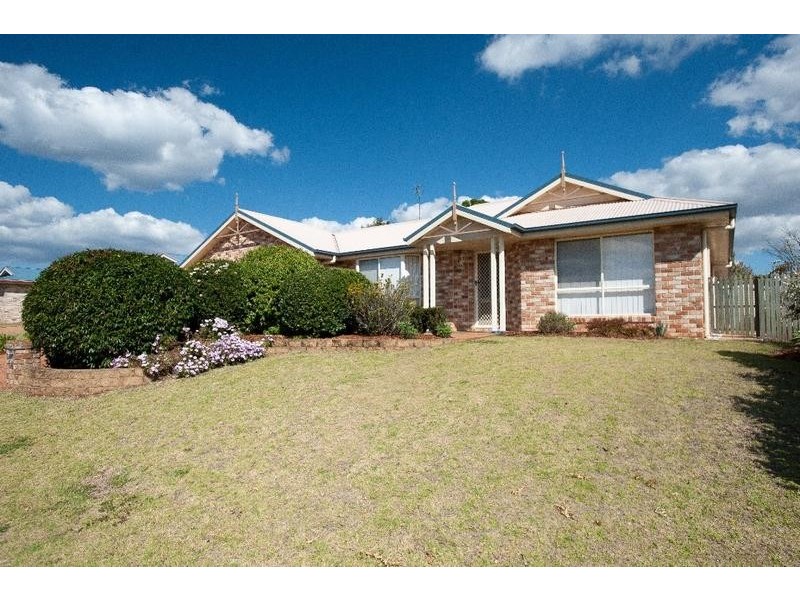 12 Willmington Court, Middle Ridge QLD 4350