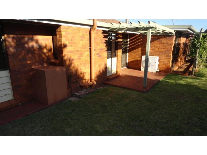 17 Claire Street, Centenary Heights QLD 4350