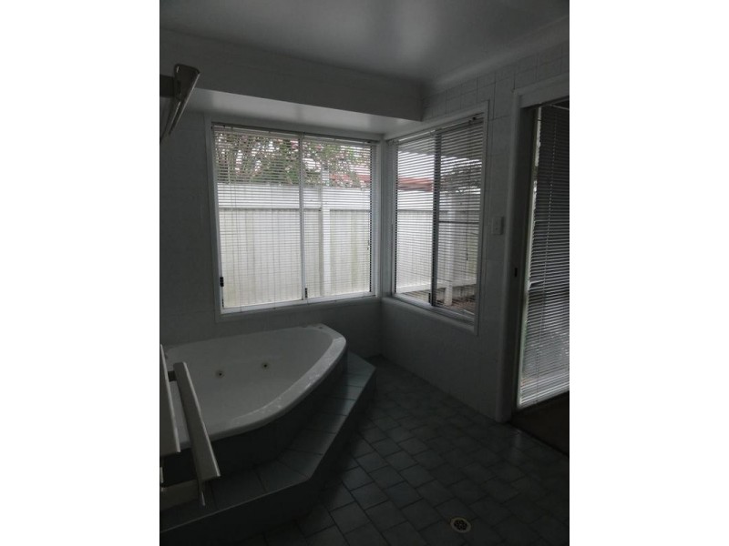 15 Blue Gum Drive, Newtown QLD 4350