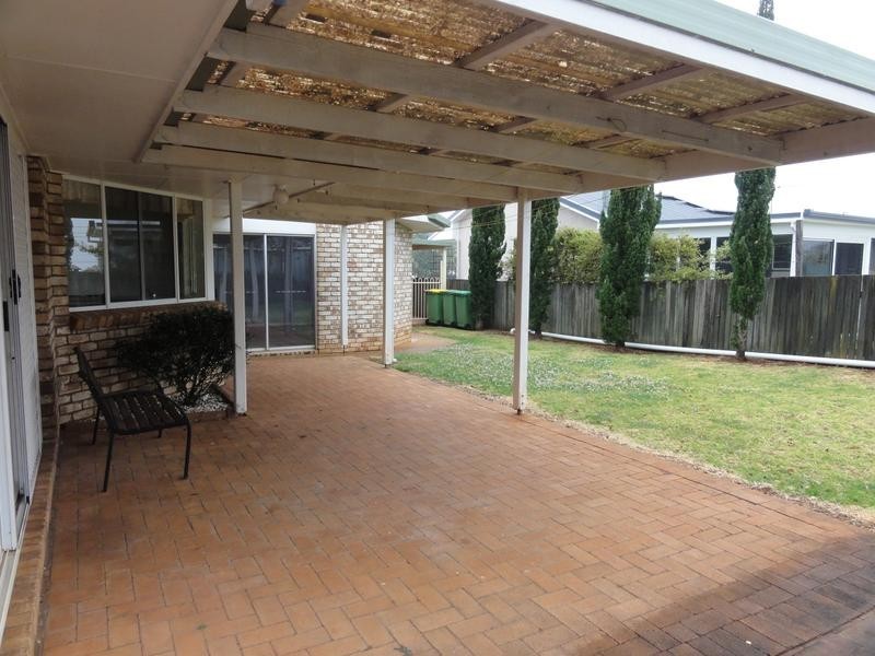 15 Blue Gum Drive, Newtown QLD 4350