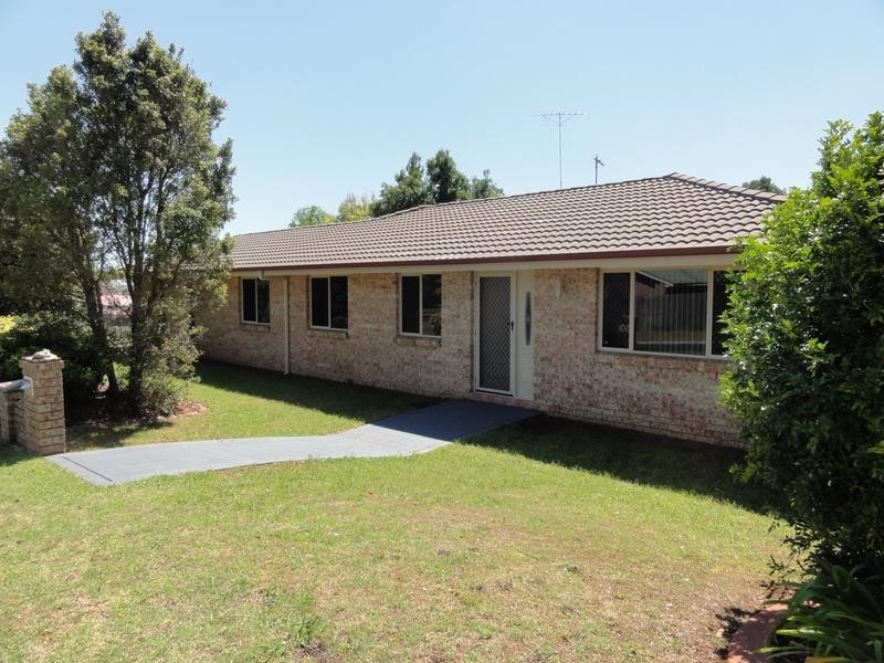 2 Sweetapple Crescent, Centenary Heights QLD 4350