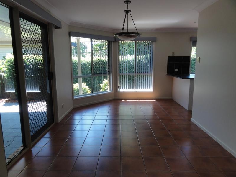 2 Sweetapple Crescent, Centenary Heights QLD 4350