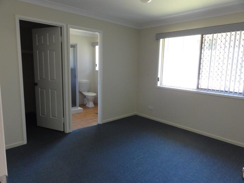 2 Sweetapple Crescent, Centenary Heights QLD 4350