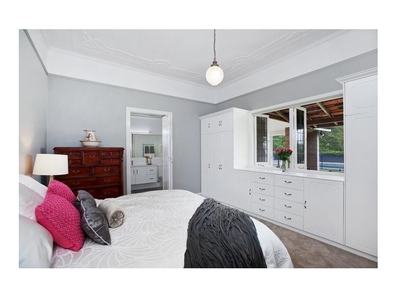 5 Bridge Street, Mount Lofty QLD 4350