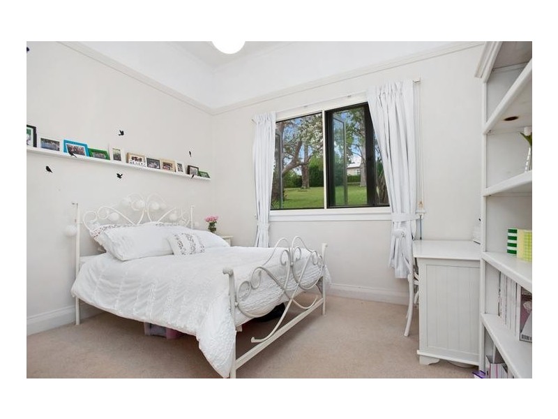 5 Bridge Street, Mount Lofty QLD 4350