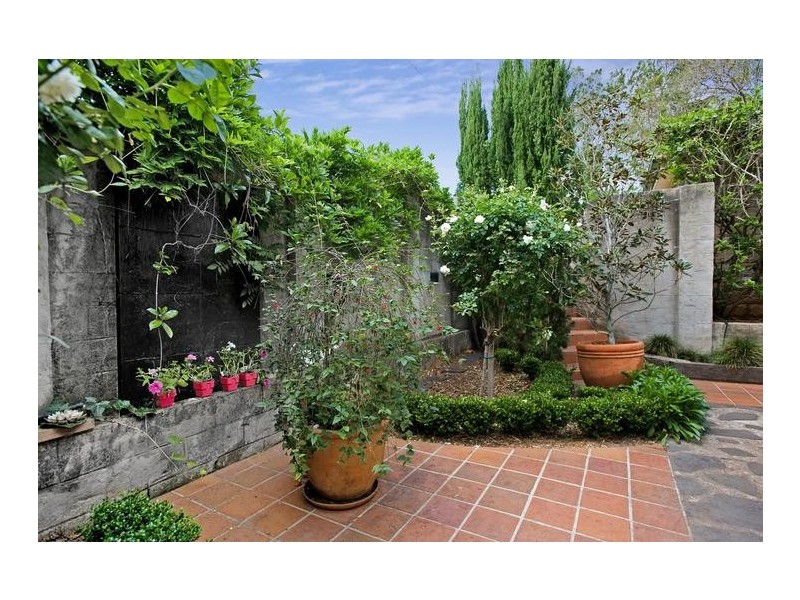 5 Bridge Street, Mount Lofty QLD 4350