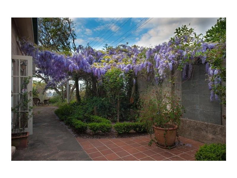5 Bridge Street, Mount Lofty QLD 4350