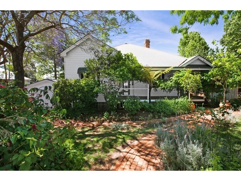 1 Hughes Street, Centenary Heights QLD 4350