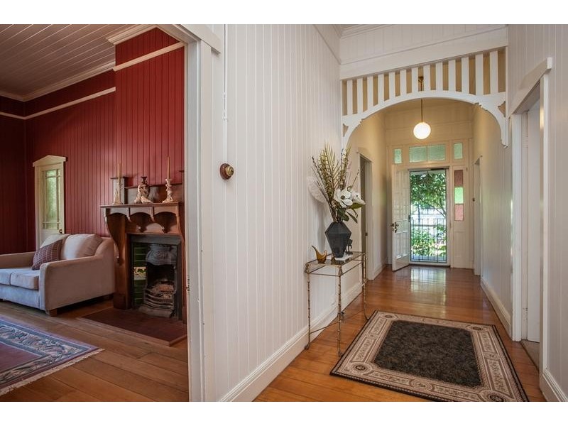 1 Hughes Street, Centenary Heights QLD 4350