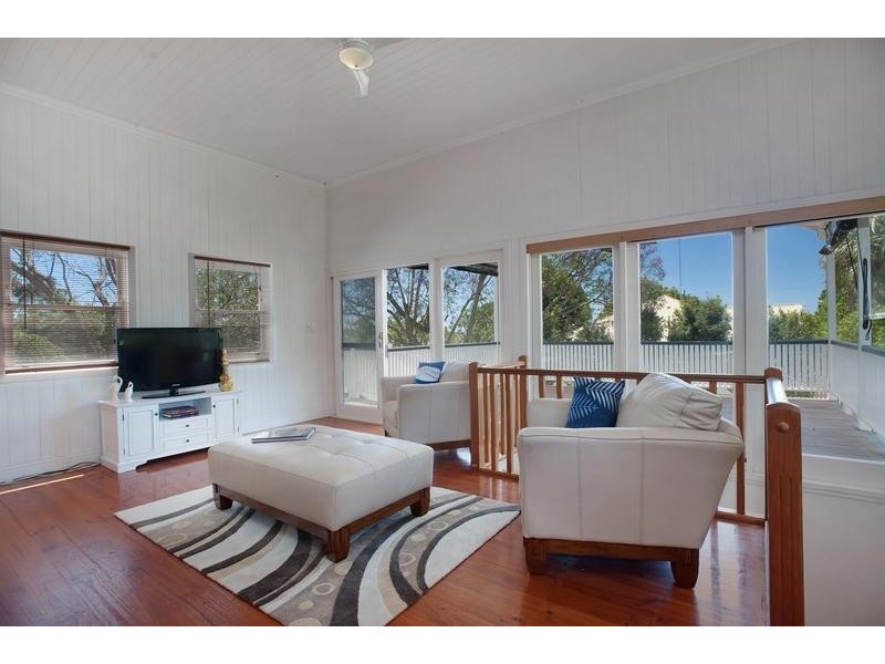 1 Hughes Street, Centenary Heights QLD 4350