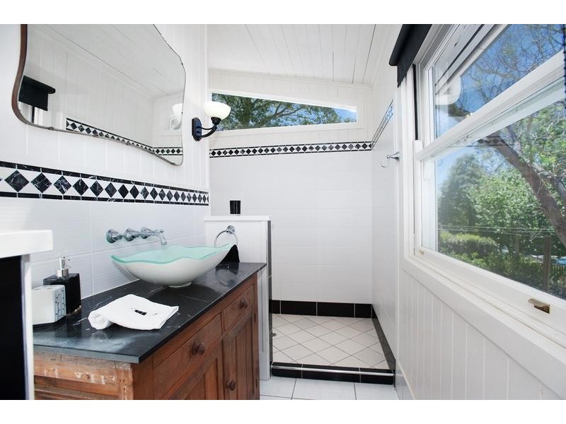 1 Hughes Street, Centenary Heights QLD 4350