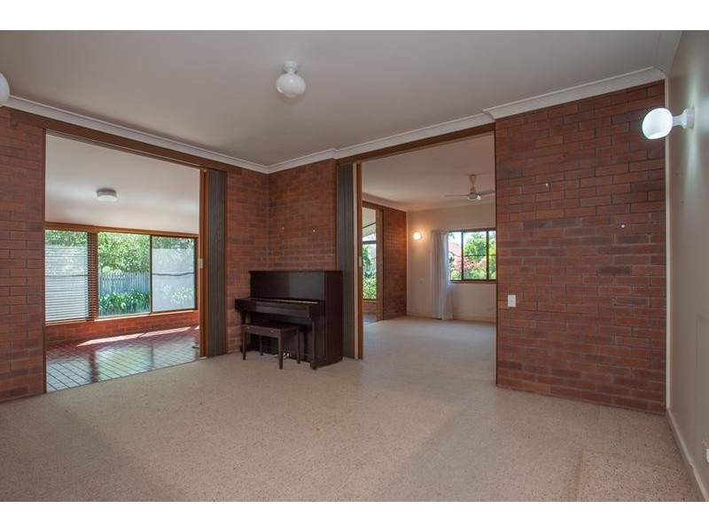 11a Curzon Street, Mount Lofty QLD 4350