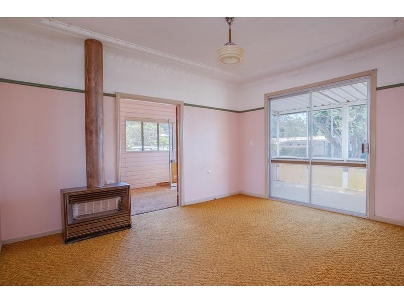 13 Glendower Street, Mount Lofty QLD 4350