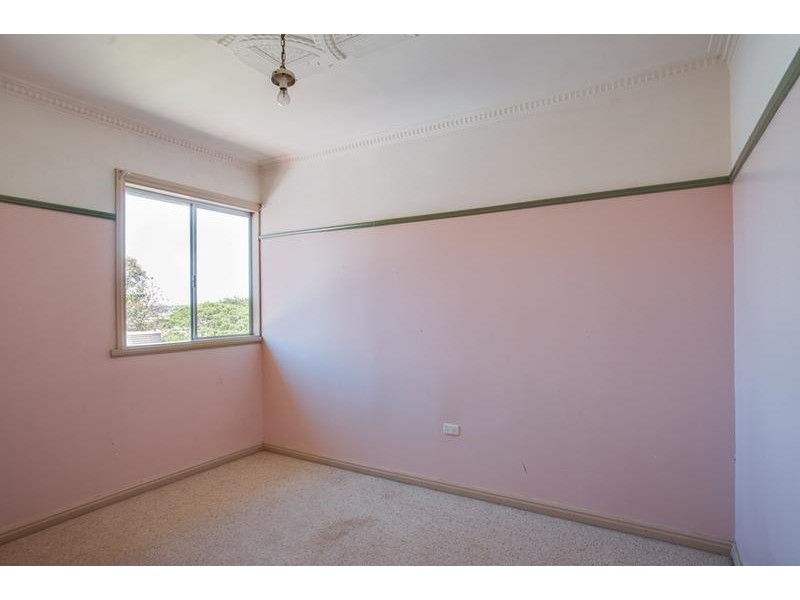 13 Glendower Street, Mount Lofty QLD 4350