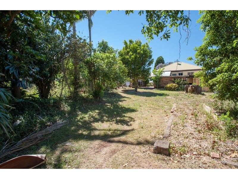 13 Glendower Street, Mount Lofty QLD 4350