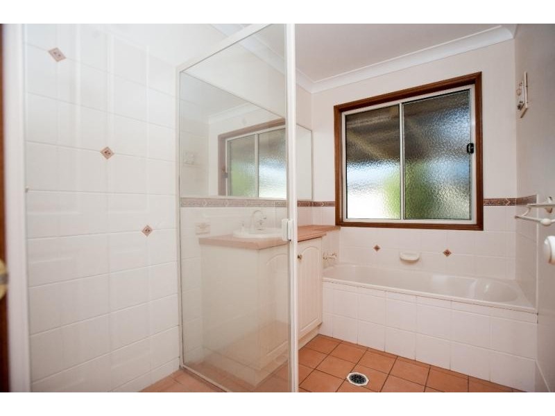 12 Willmington Court, Middle Ridge QLD 4350
