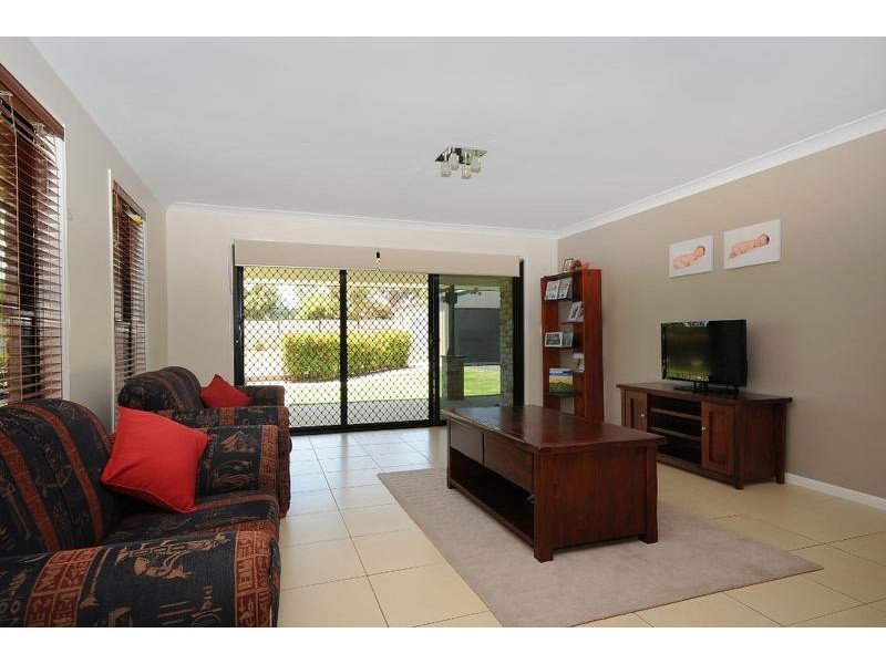 17 Thomas Street, Cambooya QLD 4358