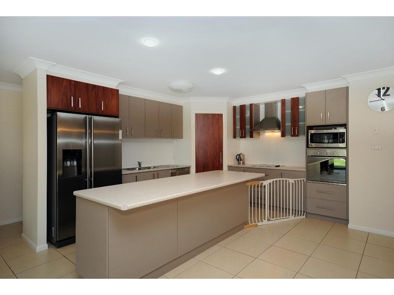 17 Thomas Street, Cambooya QLD 4358