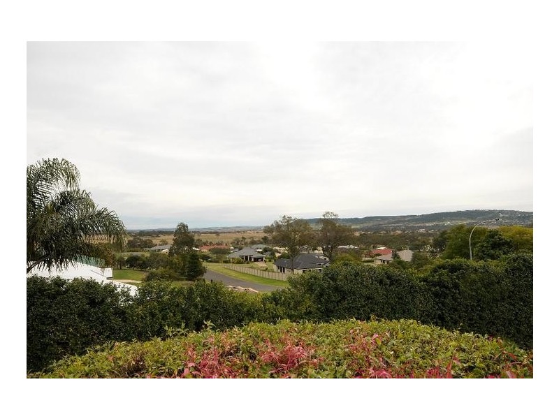 14 Ryans Drive, Cotswold Hills QLD 4350