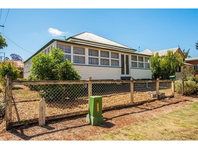 2 Burstow Street, East Toowoomba QLD 4350