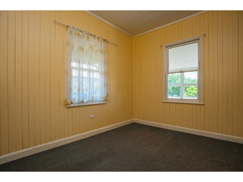 2 Burstow Street, East Toowoomba QLD 4350