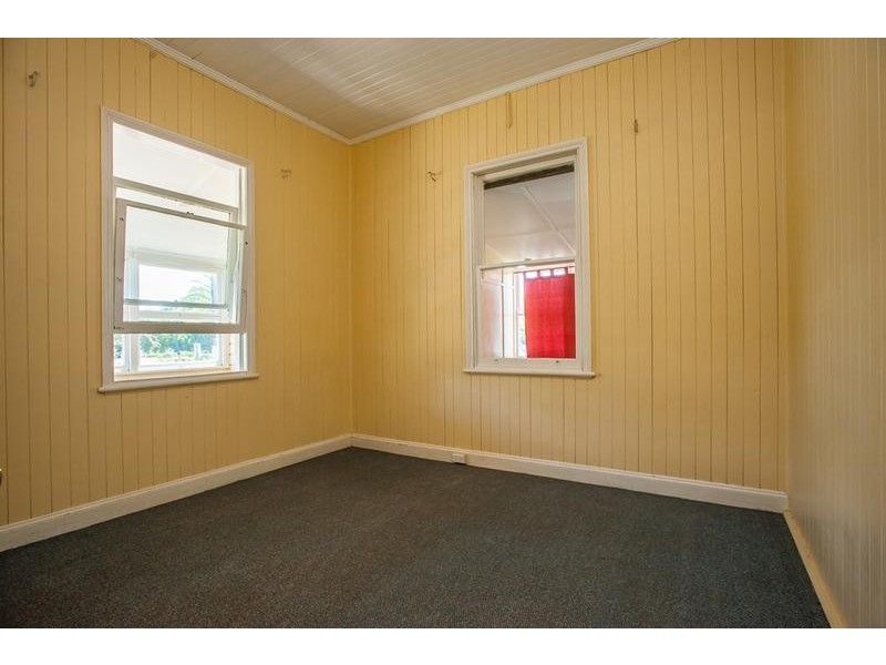 2 Burstow Street, East Toowoomba QLD 4350