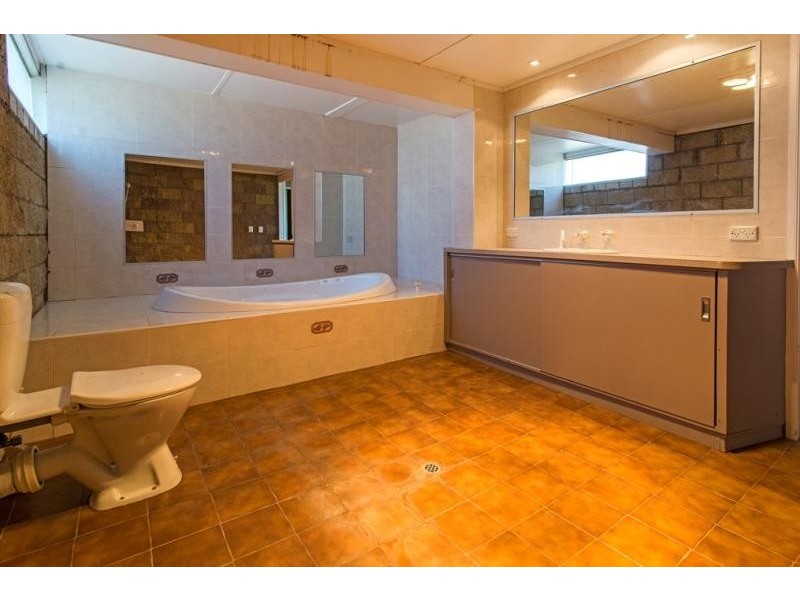 5 Jannuschs Road, Gowrie Mountain QLD 4350