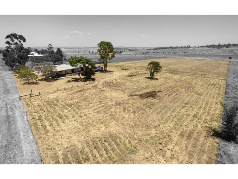 5 Jannuschs Road, Gowrie Mountain QLD 4350