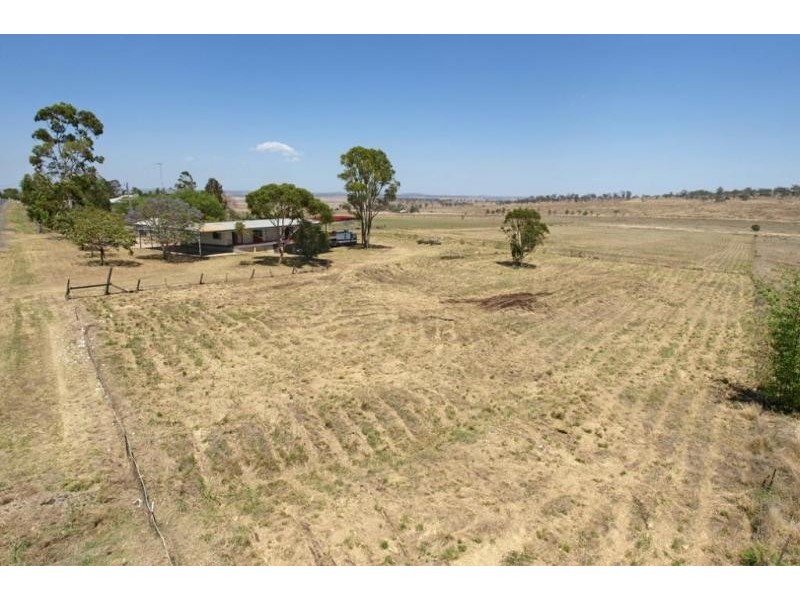 5 Jannuschs Road, Gowrie Mountain QLD 4350