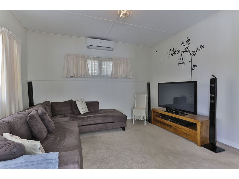303 JAMES STREET, Newtown QLD 4350
