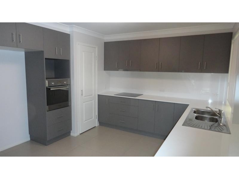 223 New England Highway, Harlaxton QLD 4350