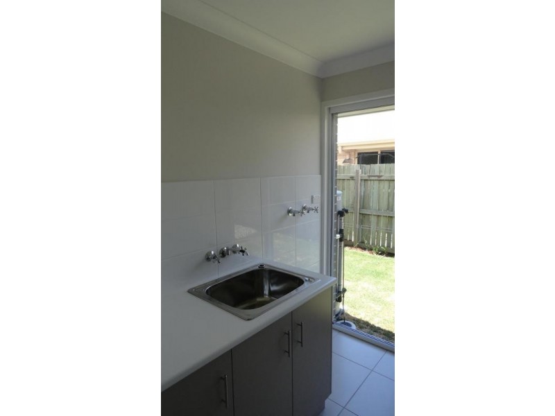 223 New England Highway, Harlaxton QLD 4350