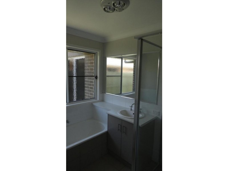 223 New England Highway, Harlaxton QLD 4350