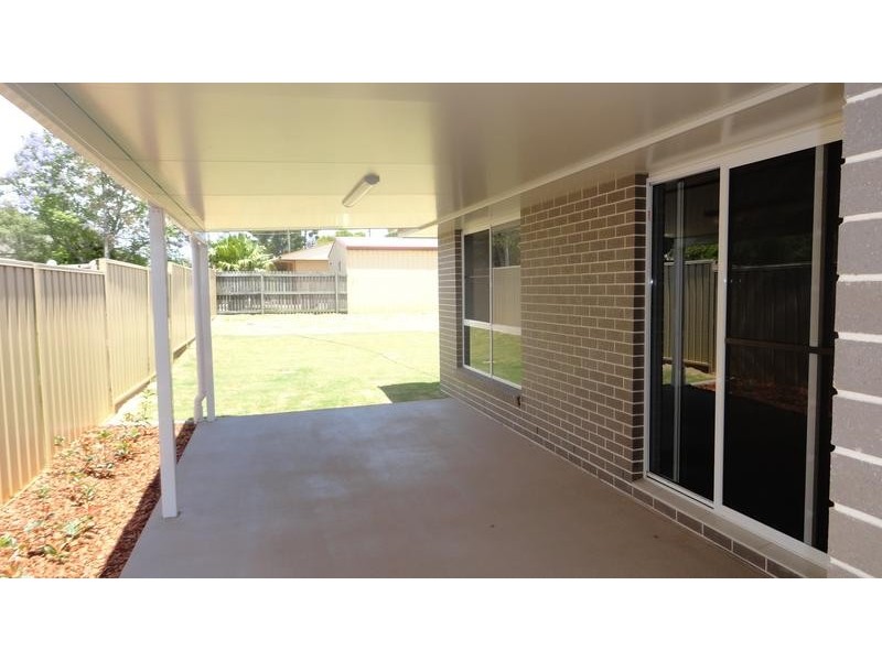 223 New England Highway, Harlaxton QLD 4350