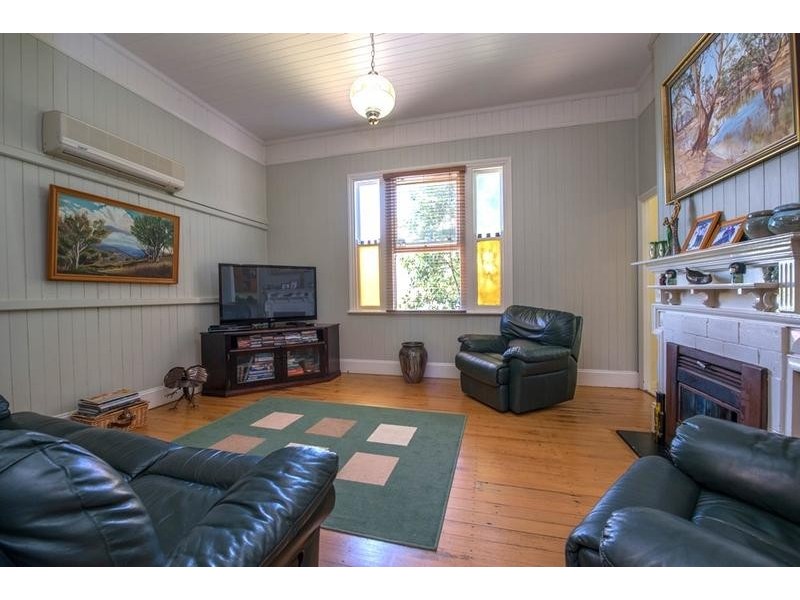 25 Phillip Street, East Toowoomba QLD 4350