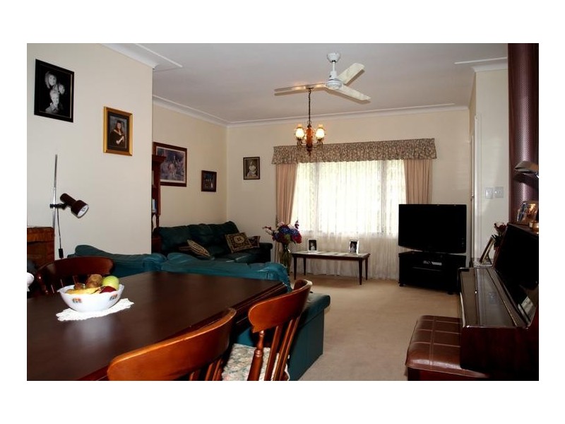 330 Alderley Street, Kearneys Spring QLD 4350