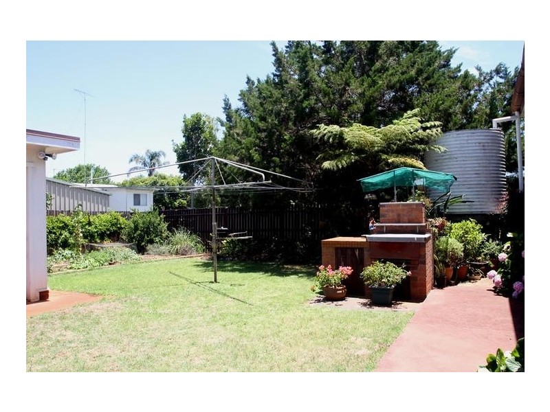 330 Alderley Street, Kearneys Spring QLD 4350