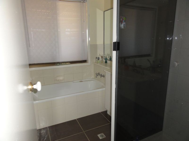 24 Blue Gum Drive, Newtown QLD 4350